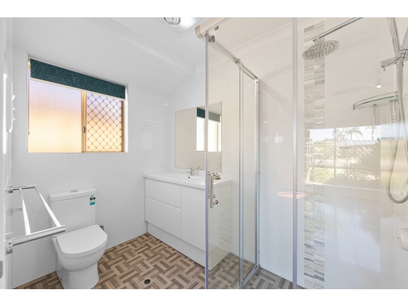 239 Summerlakes Parade, Ballajura WA 6066