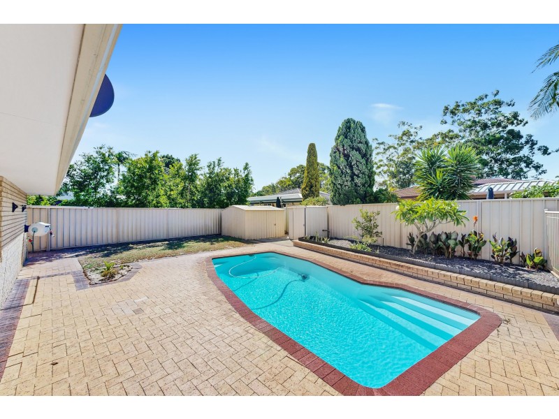239 Summerlakes Parade, Ballajura WA 6066