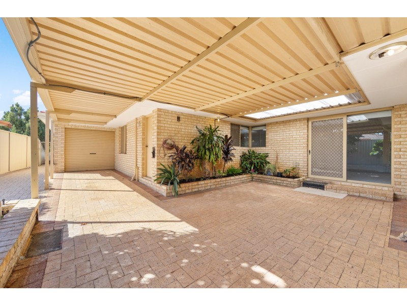 239 Summerlakes Parade, Ballajura WA 6066