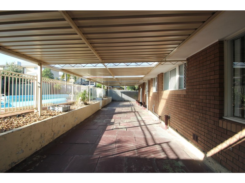 23 Burroughs Road, Karrinyup WA 6018