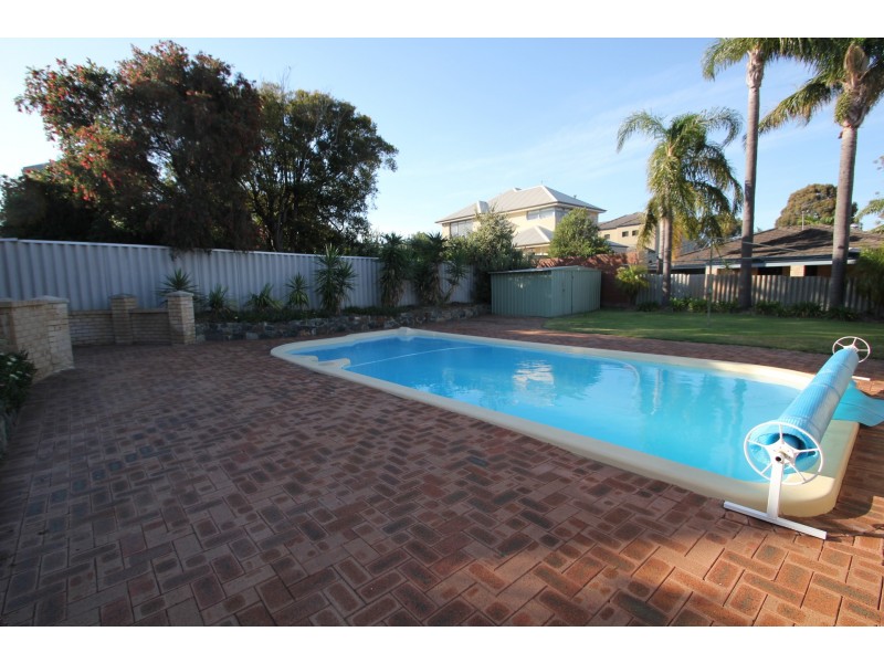 23 Burroughs Road, Karrinyup WA 6018