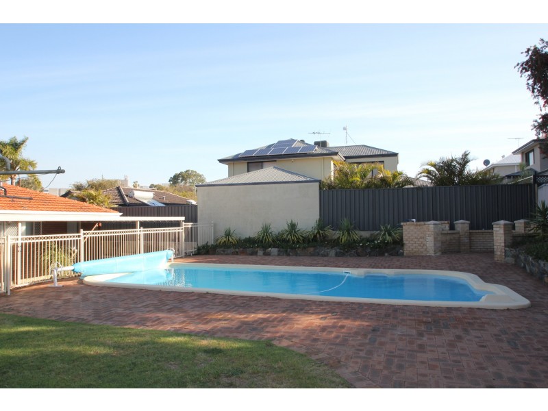 23 Burroughs Road, Karrinyup WA 6018