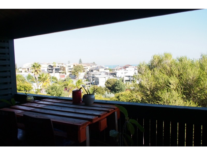 4/12 Ozone Parade, Trigg WA 6029