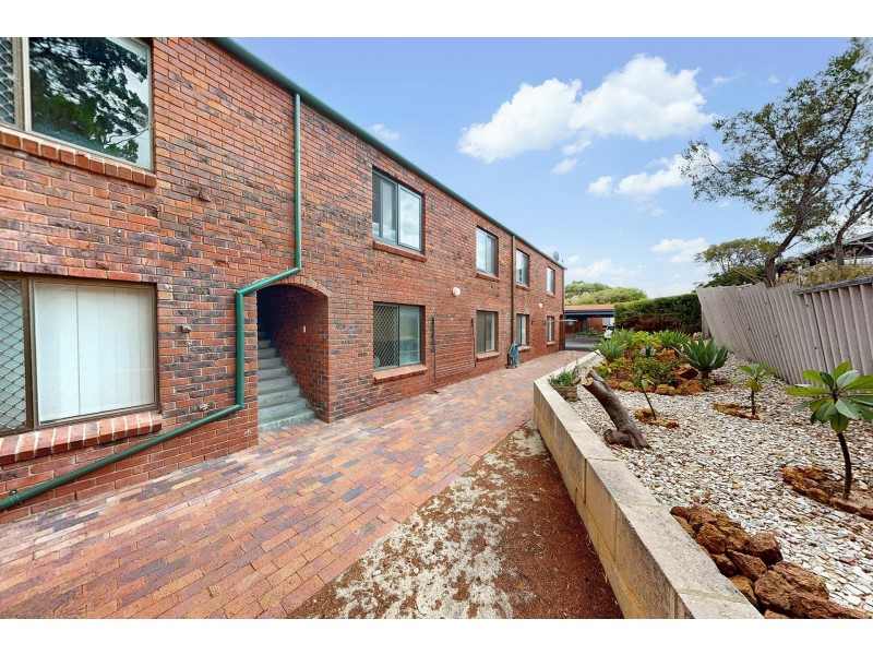 4/12 Ozone Parade, Trigg WA 6029