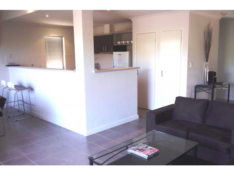 23/2 Roberston Road, Ledge Point WA 6043