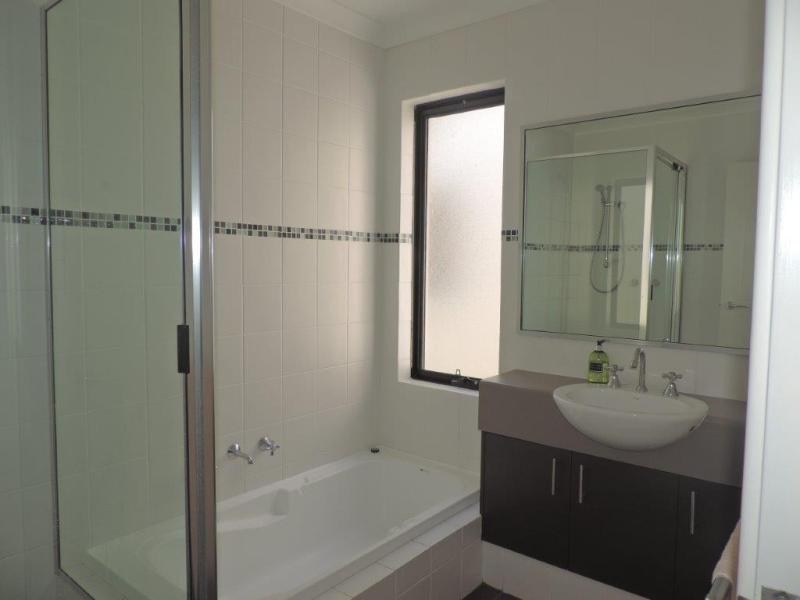 23/2 Roberston Road, Ledge Point WA 6043