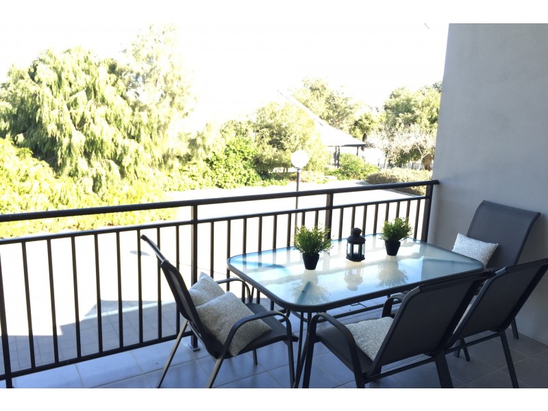 23/2 Roberston Road, Ledge Point WA 6043