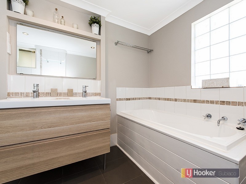 48 Calista Avenue, Calista WA 6167