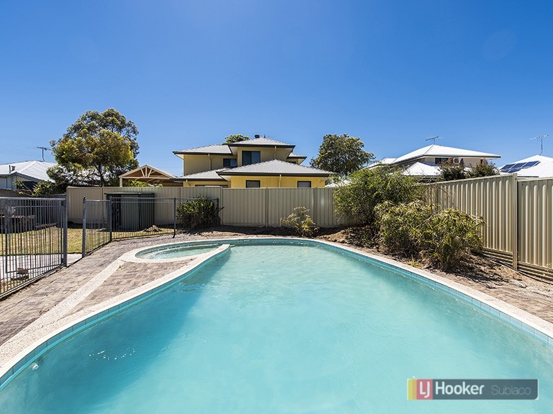 22 Davy Street, Alfred Cove WA 6154