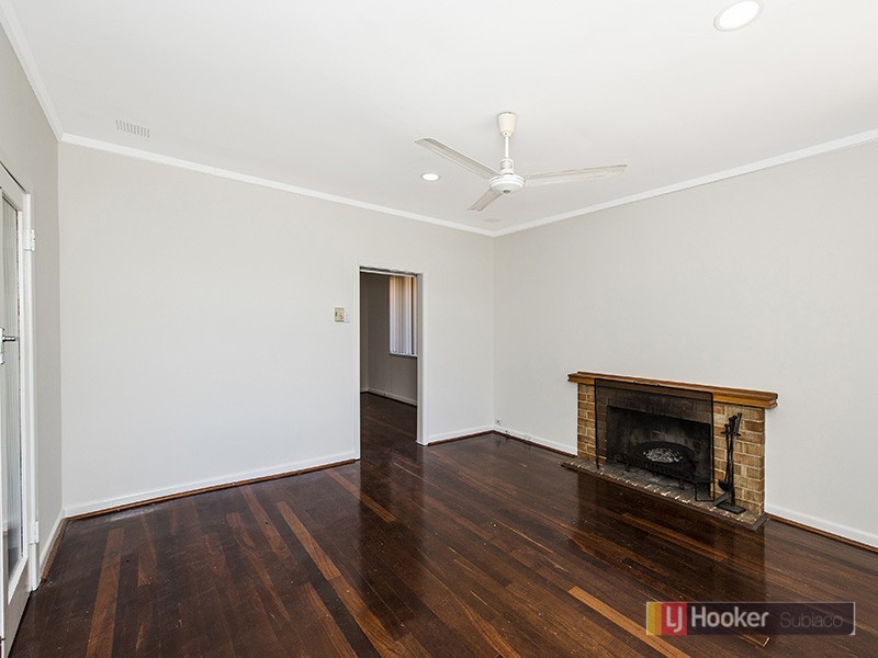 22 Davy Street, Alfred Cove WA 6154