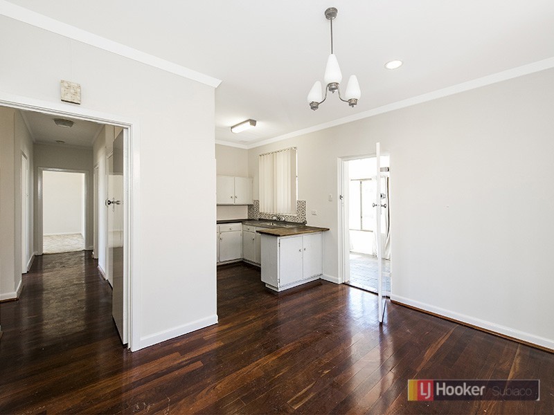 22 Davy Street, Alfred Cove WA 6154