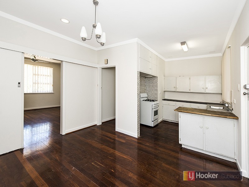 22 Davy Street, Alfred Cove WA 6154