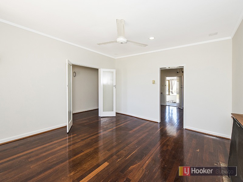 22 Davy Street, Alfred Cove WA 6154
