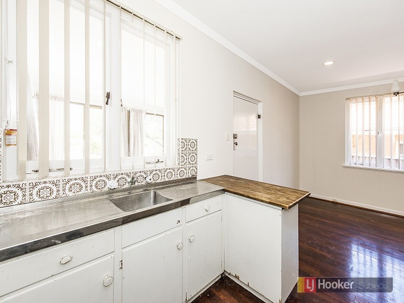 22 Davy Street, Alfred Cove WA 6154