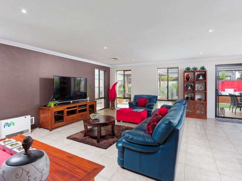 6 Giverny Gardens, Aubin Grove WA 6164