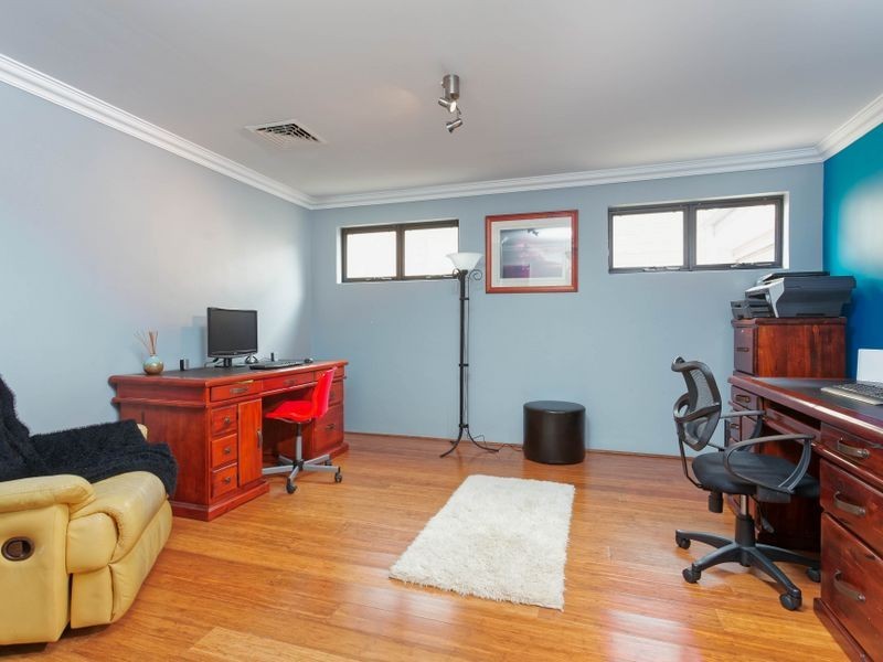 6 Giverny Gardens, Aubin Grove WA 6164