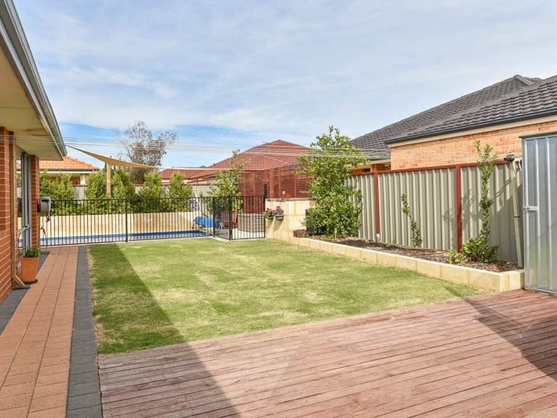 14 Caridean Way, Hammond Park WA 6164