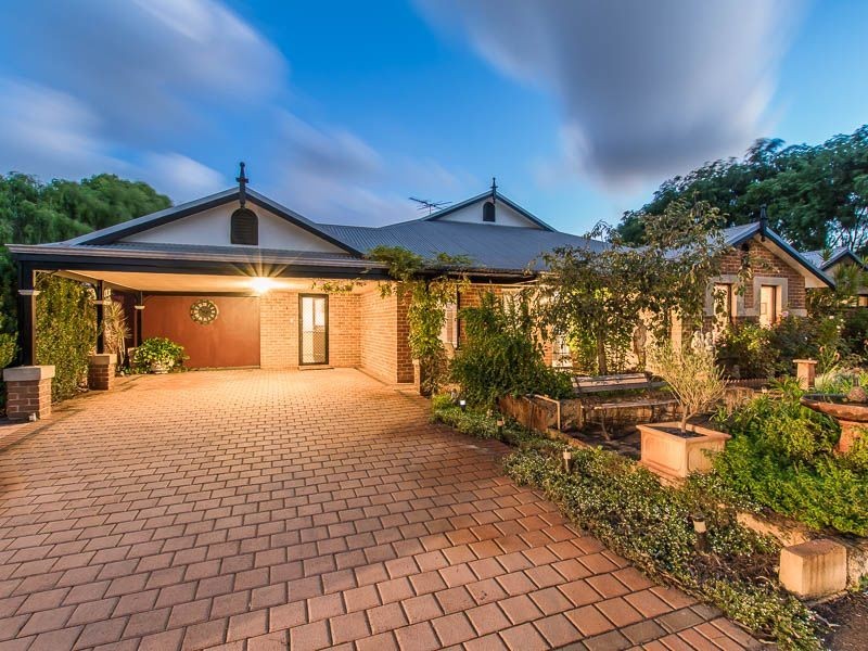 528 Russell Road, Wattleup WA 6166