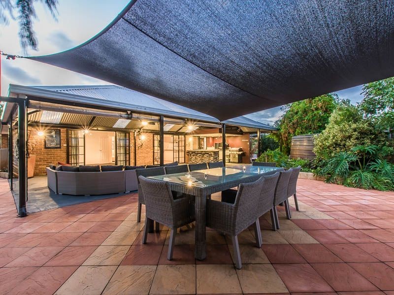 528 Russell Road, Wattleup WA 6166