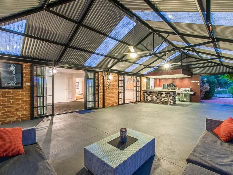 528 Russell Road, Wattleup WA 6166