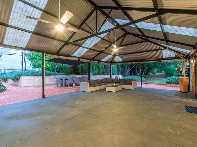528 Russell Road, Wattleup WA 6166