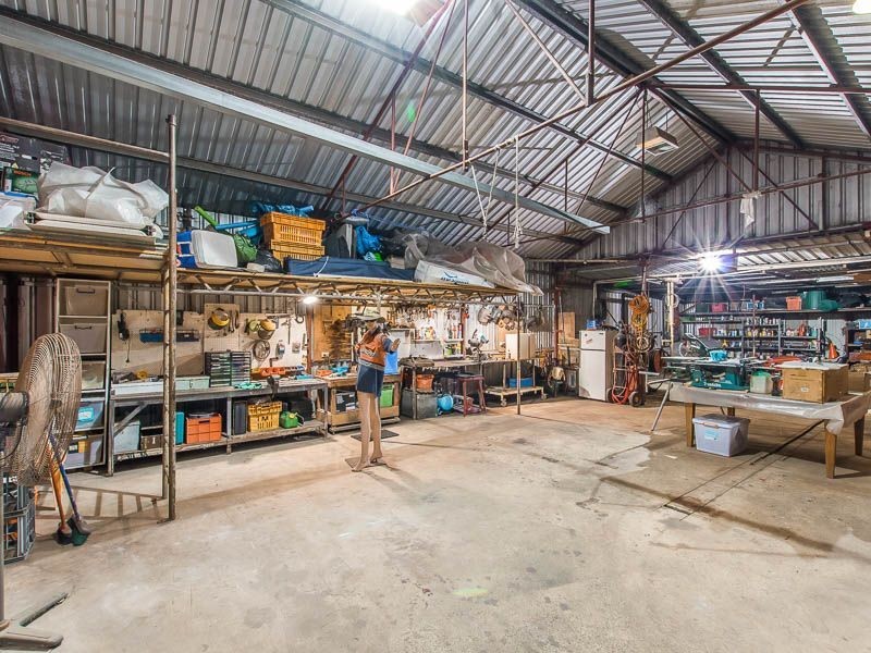 528 Russell Road, Wattleup WA 6166