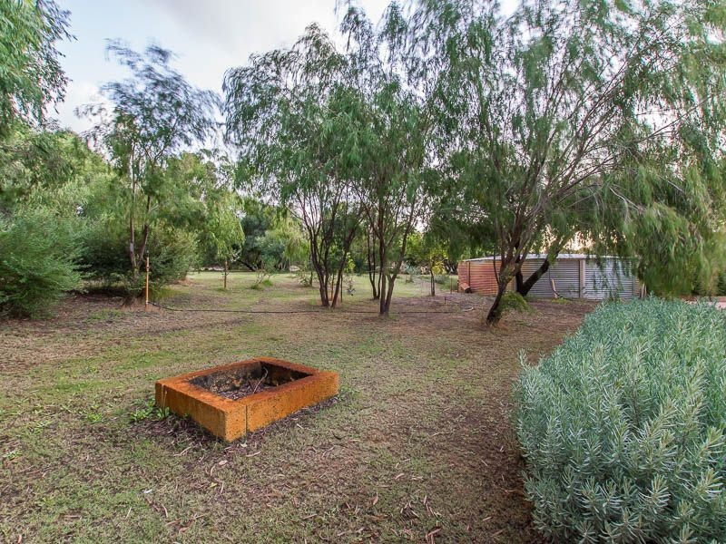 528 Russell Road, Wattleup WA 6166