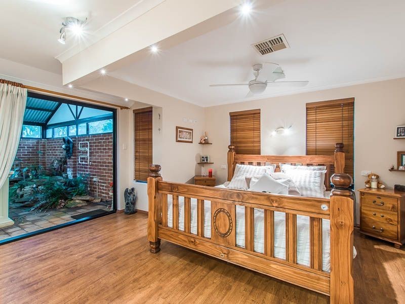 528 Russell Road, Wattleup WA 6166