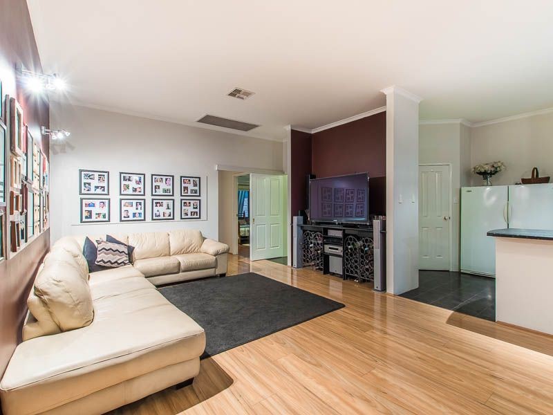 528 Russell Road, Wattleup WA 6166