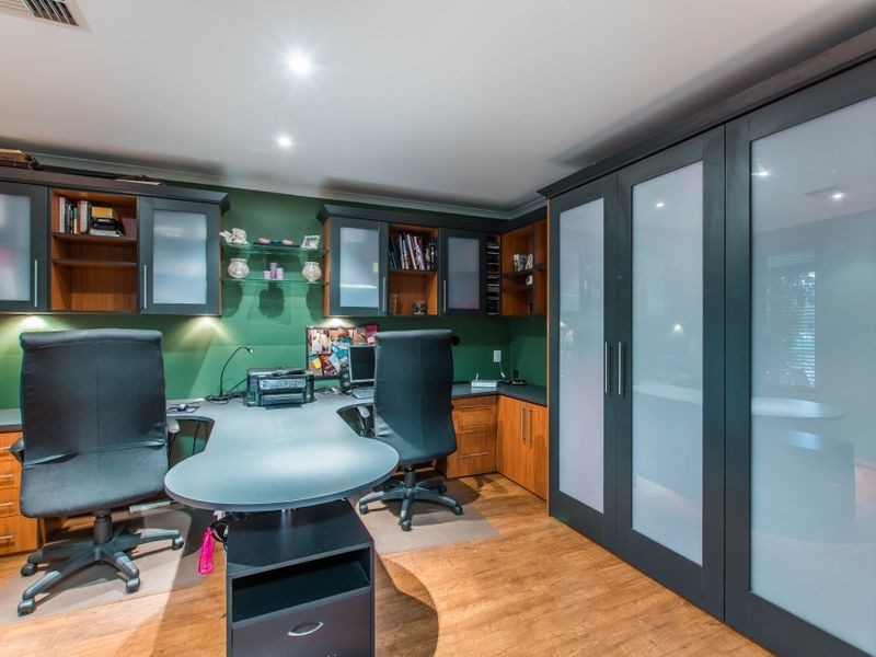 528 Russell Road, Wattleup WA 6166