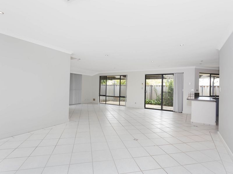 11 Kabbarli Court, South Lake WA 6164