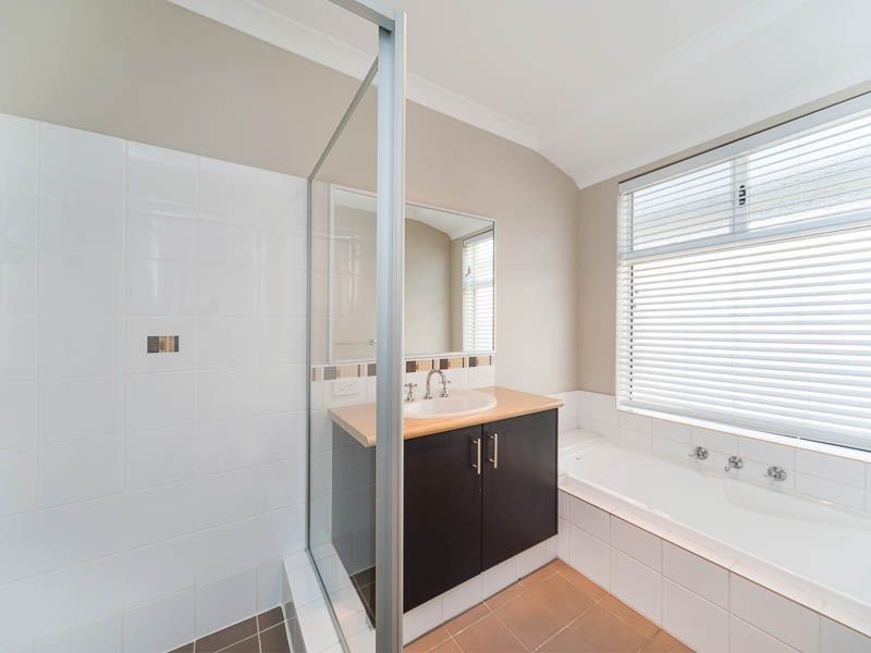 3 Normanby Bend, Success WA 6164