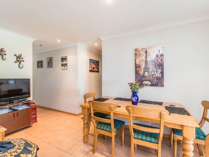 6 Orchard Road, South Lake WA 6164