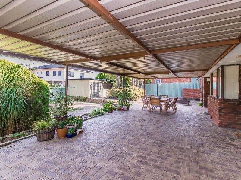 14 Bondini Way, Bibra Lake WA 6163