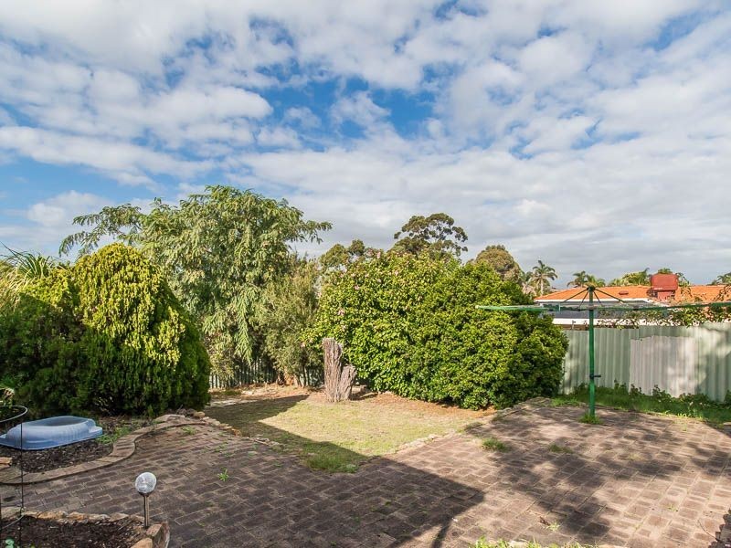 14 Bondini Way, Bibra Lake WA 6163