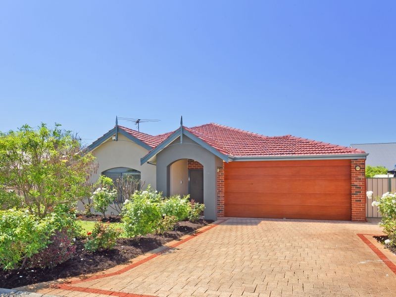 4 Barcoo Bend, Hammond Park WA 6164