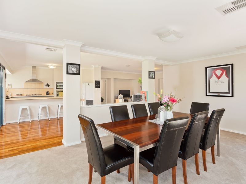 4 Barcoo Bend, Hammond Park WA 6164