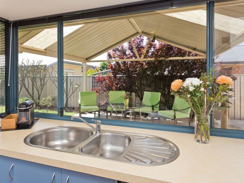 4 Barcoo Bend, Hammond Park WA 6164