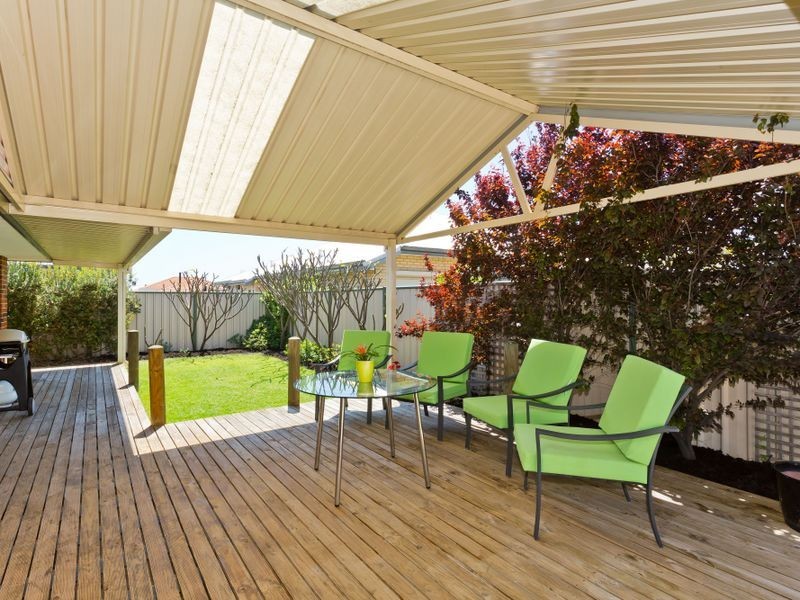 4 Barcoo Bend, Hammond Park WA 6164