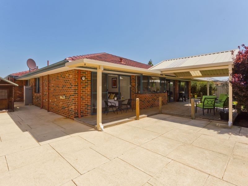 4 Barcoo Bend, Hammond Park WA 6164