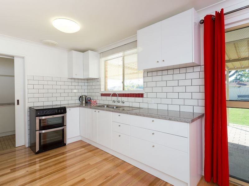 3 Jindabyne Heights, South Lake WA 6164