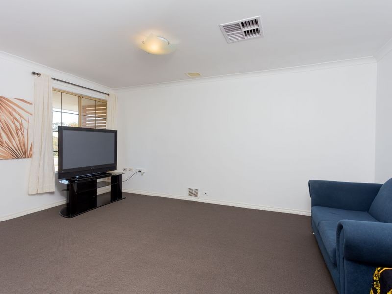 3 Jindabyne Heights, South Lake WA 6164