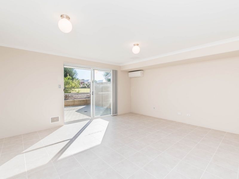 1/2 Positano Crescent, Yangebup WA 6164
