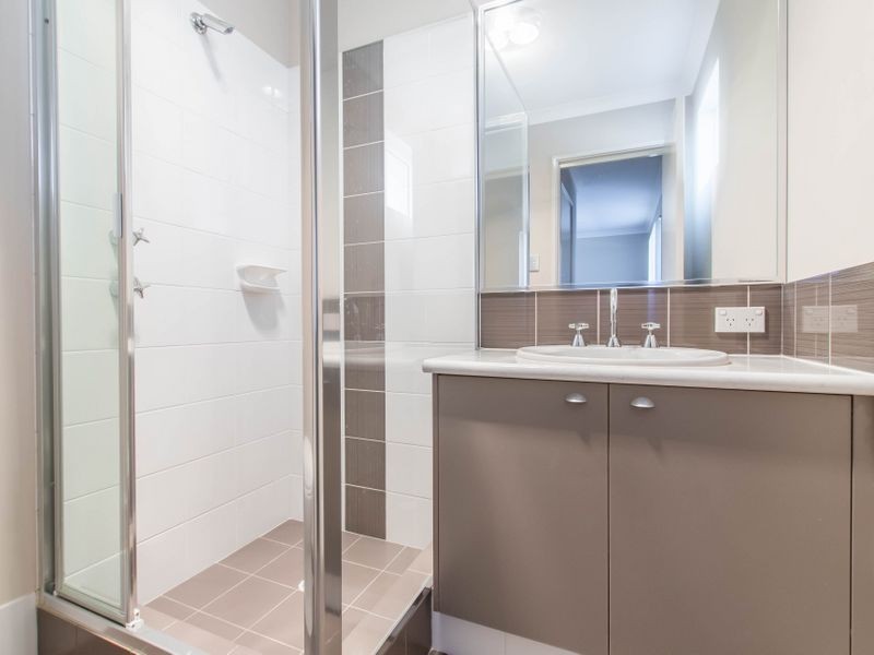 1/2 Positano Crescent, Yangebup WA 6164