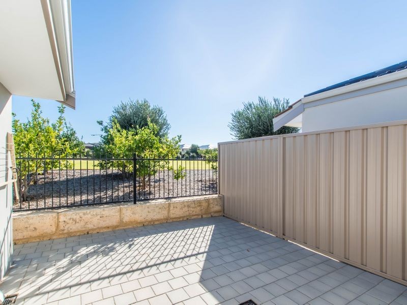 1/2 Positano Crescent, Yangebup WA 6164