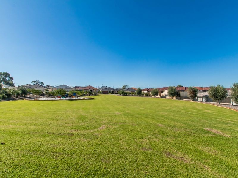 1/2 Positano Crescent, Yangebup WA 6164