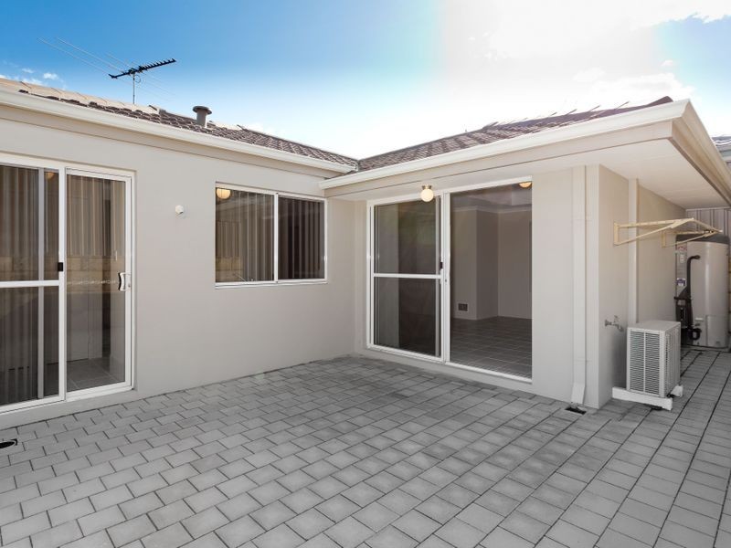 6/2 Positano Crescent, Yangebup WA 6164