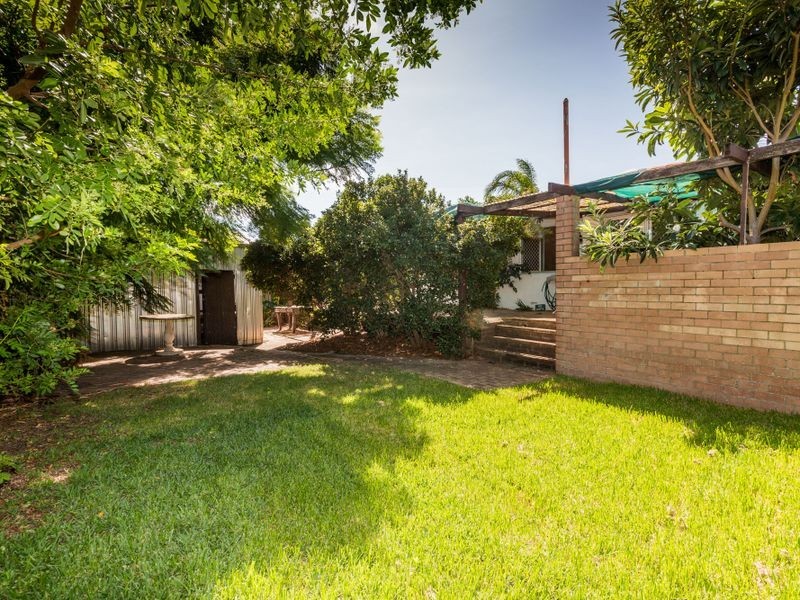 3 Glen Street, Rockingham WA 6168