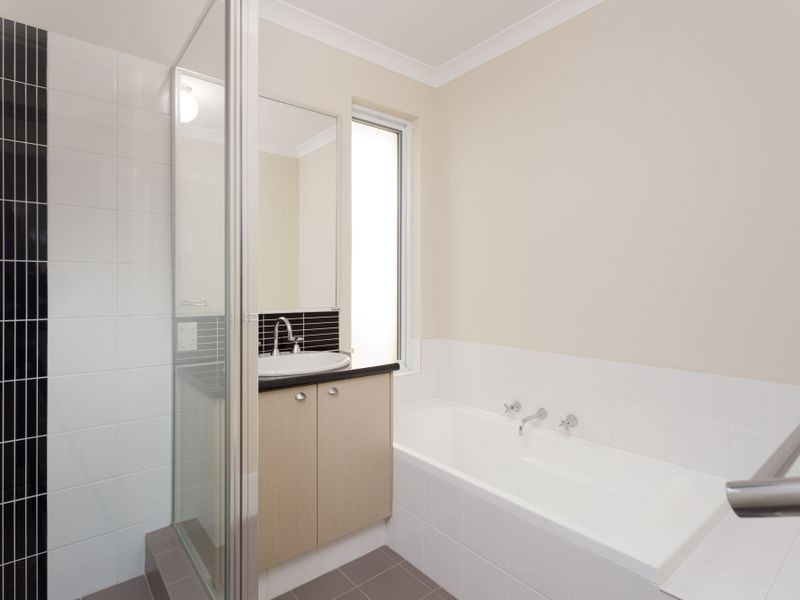 3/2 Positano Crescent, Yangebup WA 6164