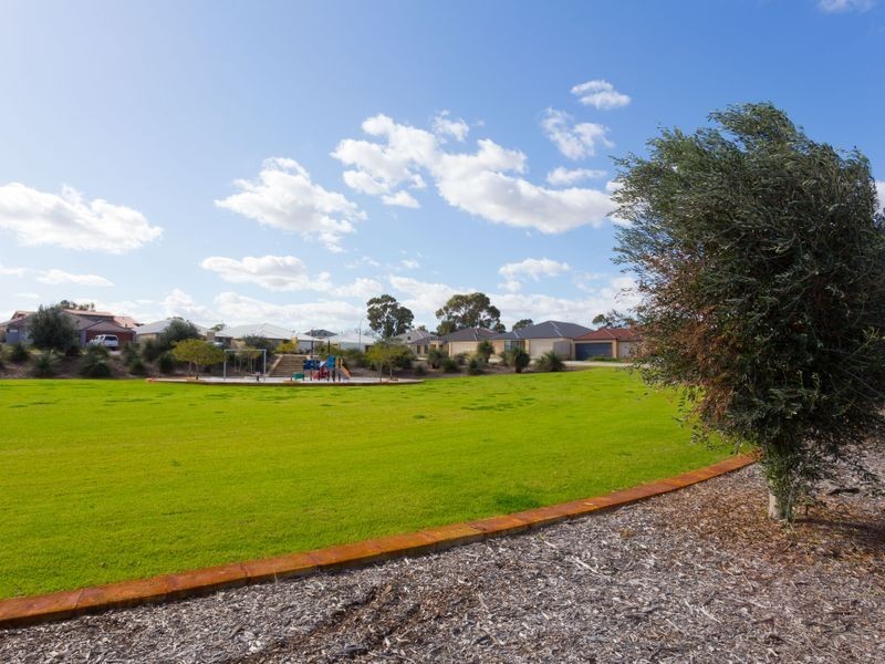 2/2 Positano Crescent, Yangebup WA 6164